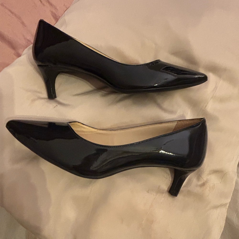 Alex Marie Black Patent • Man Made • kitten Heel Pumps • sleek • Dillards brand• - Picture 10 of 17